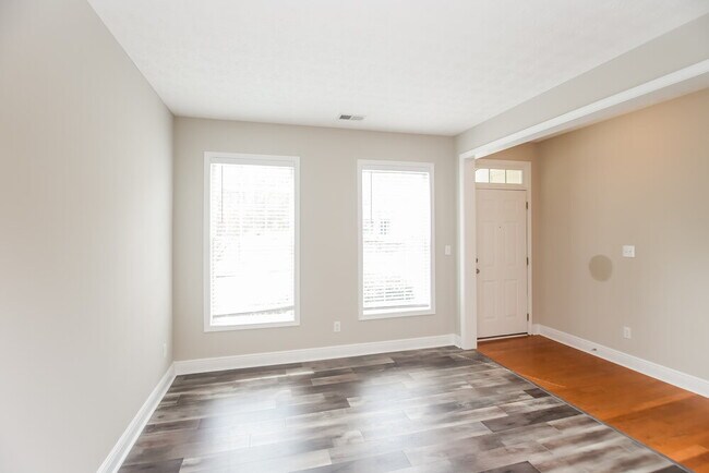 Building Photo - 7038 Hillcrest Chase Ln