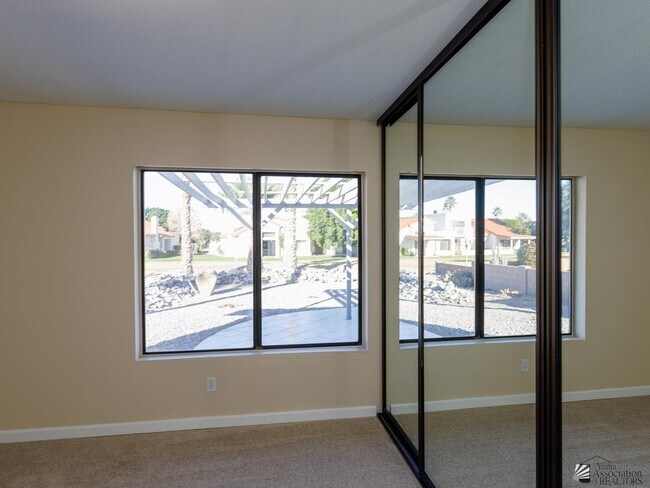 Building Photo - 12538 E Del Rico