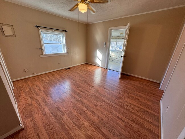 Building Photo - 1 bed 1 bath Home