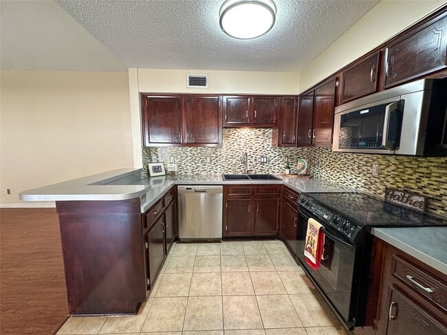 Building Photo - 2574 Marilee Ln