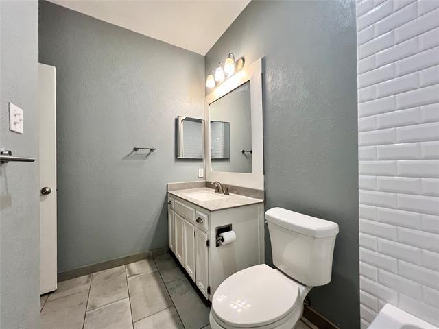 Building Photo - 2028 Parkside Ct