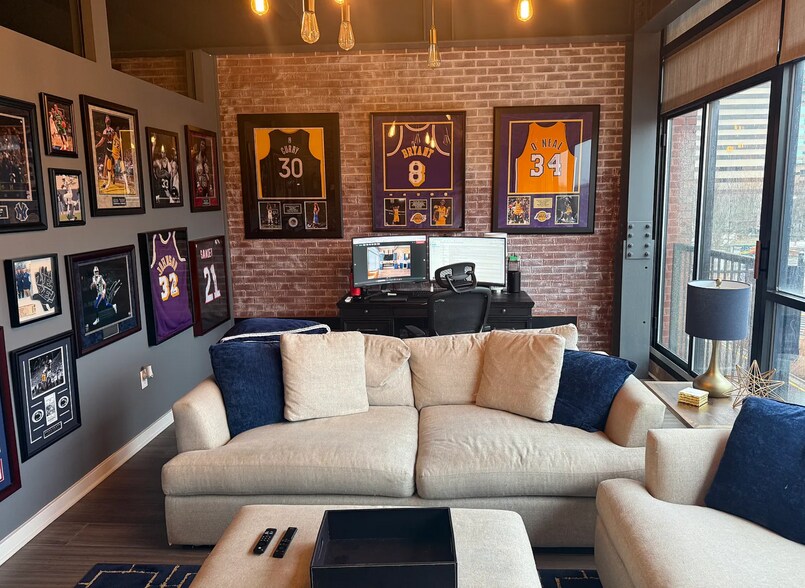 Building Photo - 515 W Main St