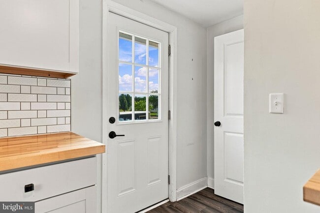 Building Photo - 306 Fegan Rd