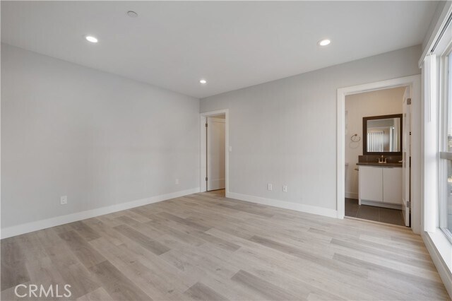 Building Photo - 2727 S La Brea Ave