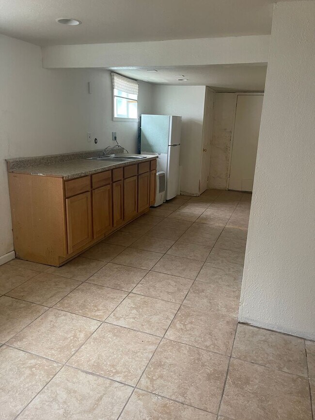 Building Photo - Welcome to Your Backyard Paradise!