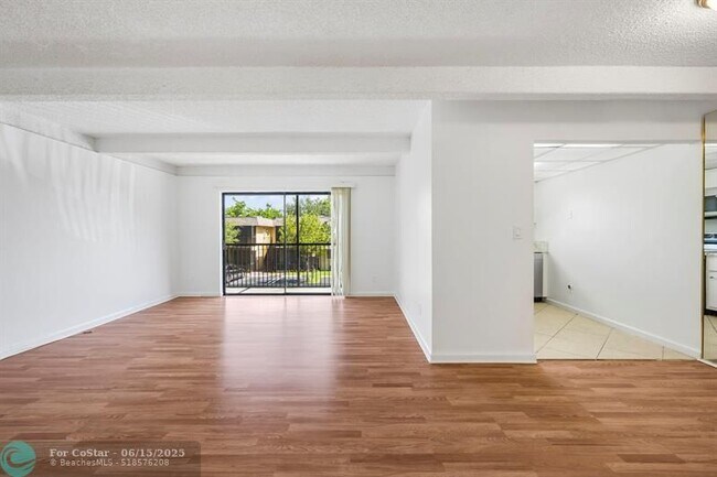 Building Photo - 1325 S Flagler Ave
