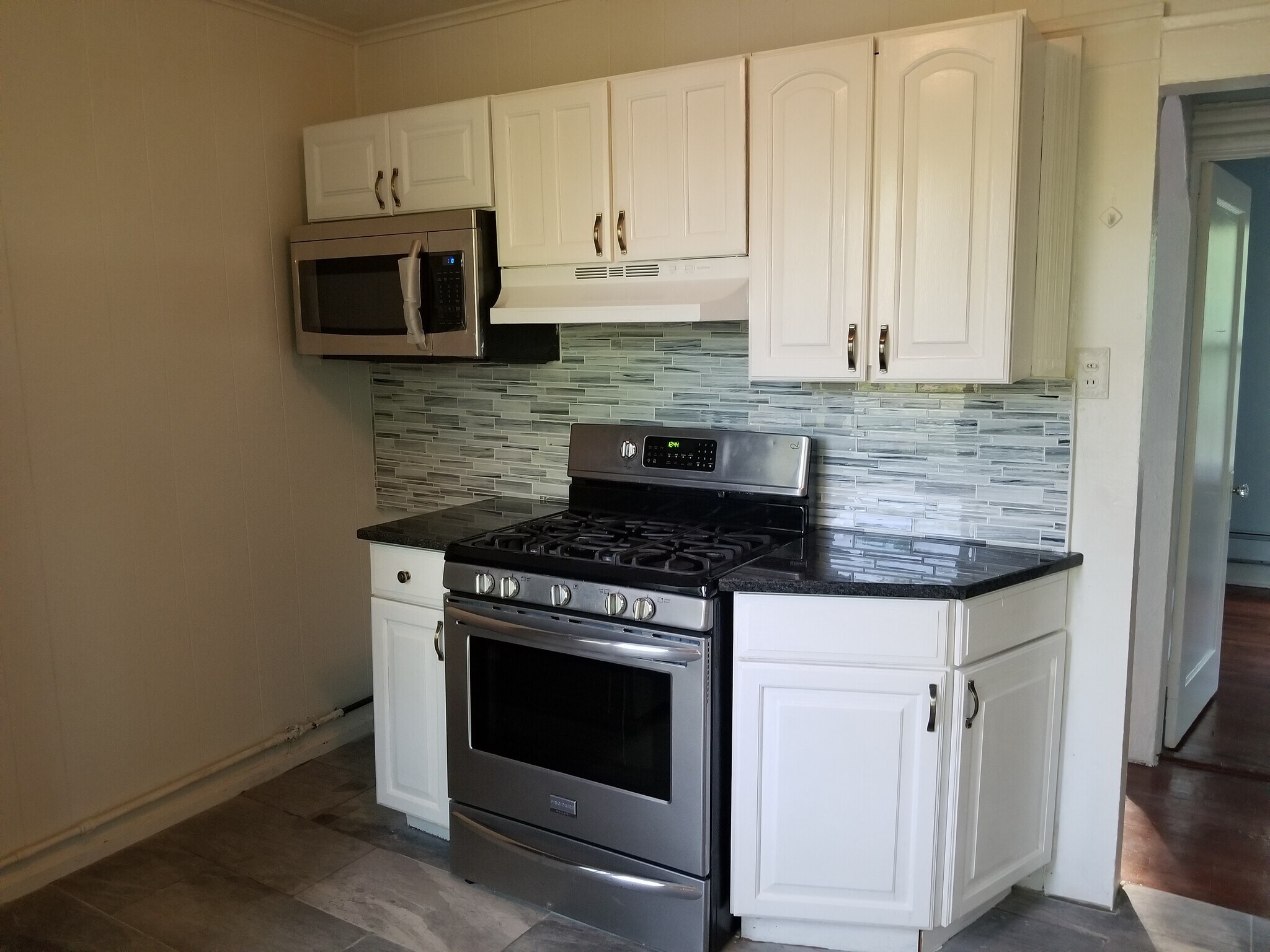 Building Photo - 30 Hobson Ave