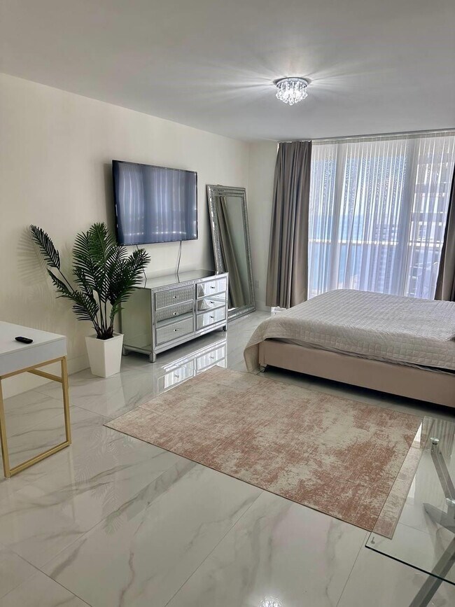 Building Photo - 1830 S Ocean Dr