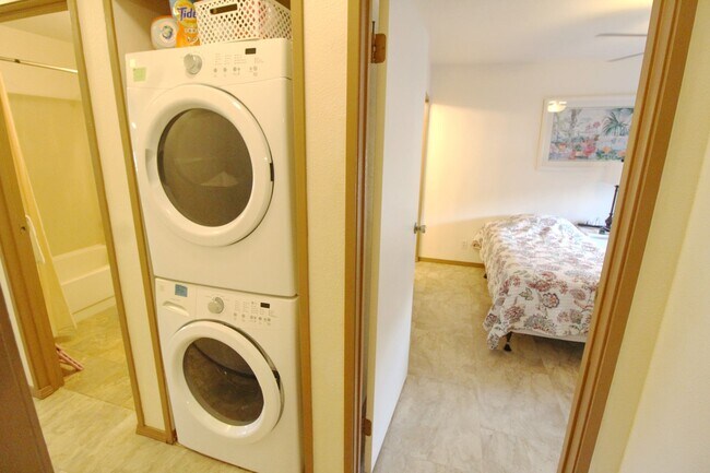 Building Photo - Haleakala Gardens - Furnished 3bed/2bath Condo in Central Kihei