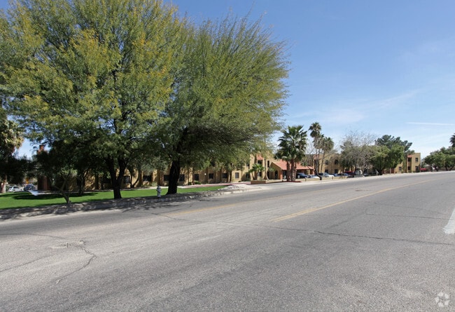 Primary Photo - Casa De Encanto
