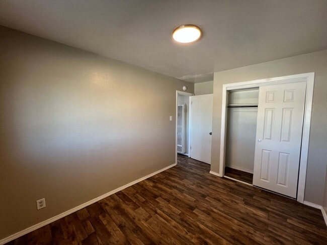 Building Photo - 4 Bedroom Home Available Near Comanche Rd NE & Carlisle Blvd NE!