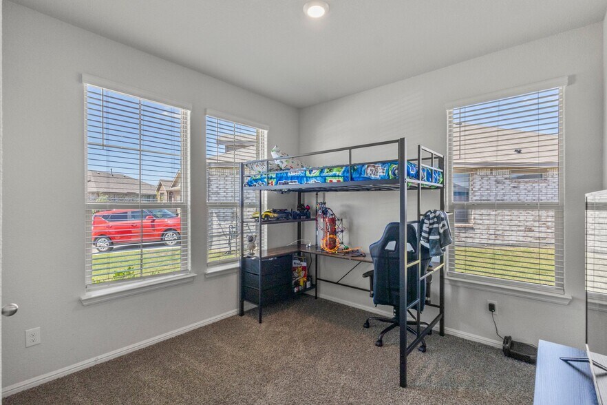 Building Photo - 5405 N Wind Ln