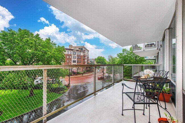 Building Photo - 6050 JFK Blvd E