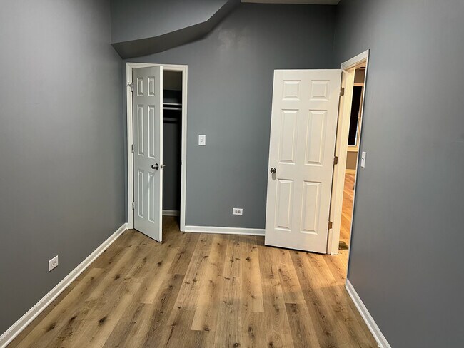 Building Photo - 7026 S Justine St