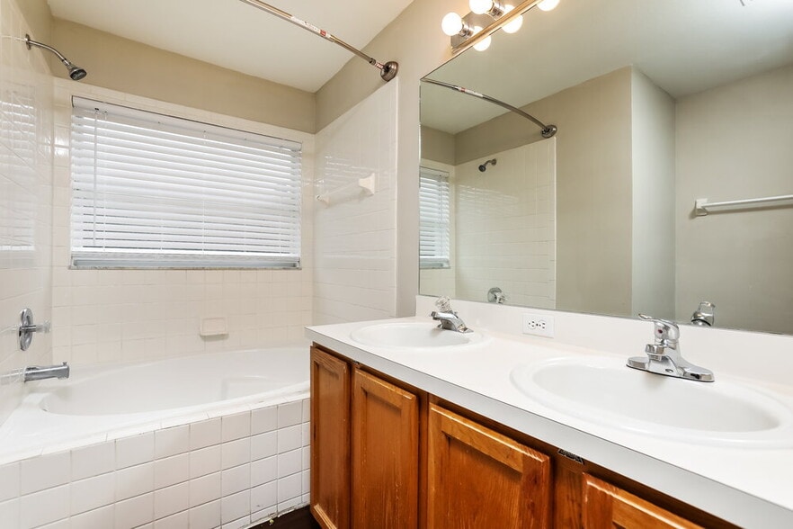 Building Photo - 644 Whitetail Loop