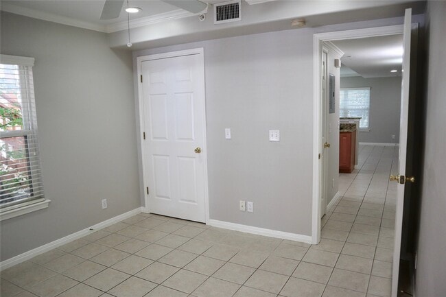 Building Photo - 3009 Speedway