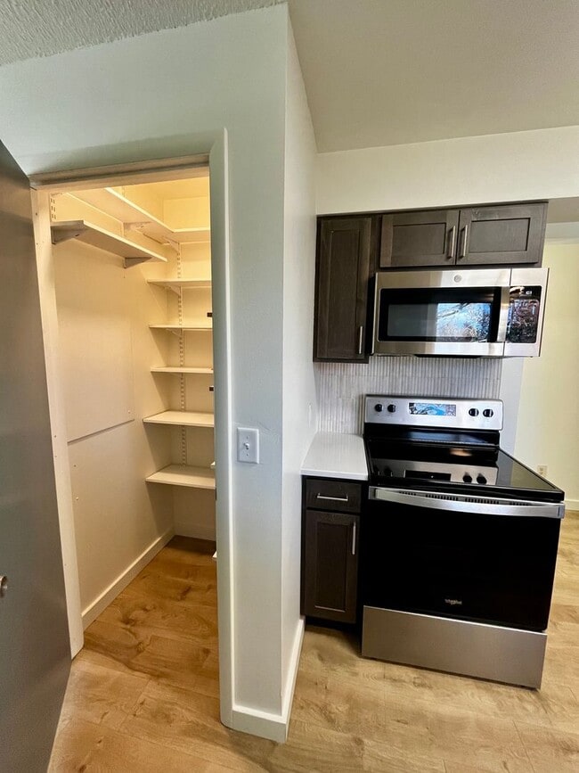 Building Photo - Fully Renovated 4-Bedroom Home, Plus an Office & Two Living/Family Rooms in Prime Bozeman Location