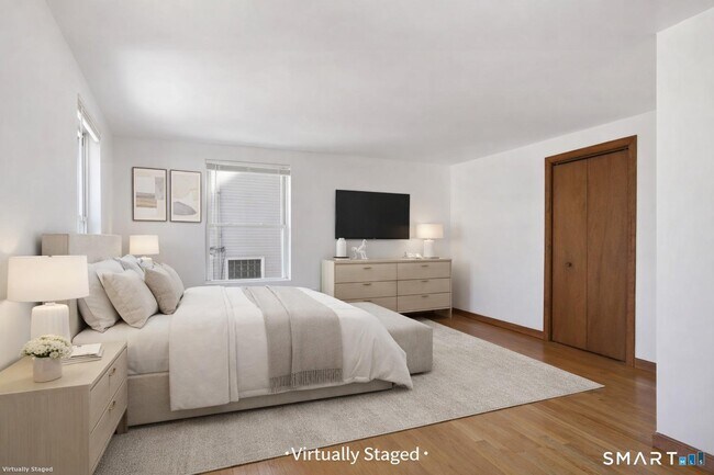 Building Photo - 28 Orchard Pl