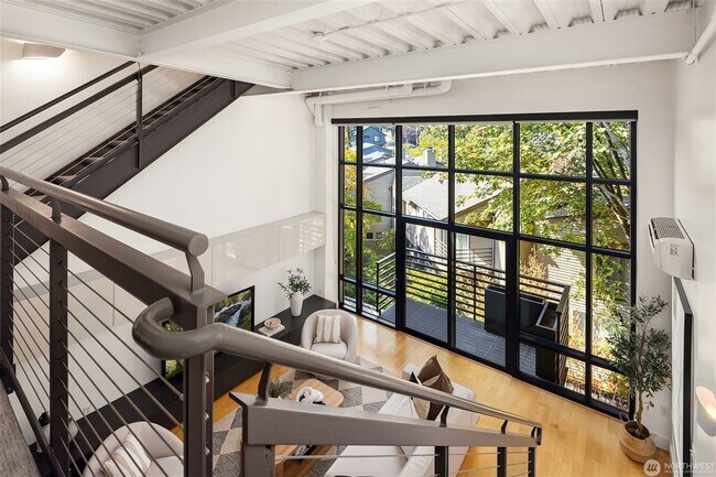 Building Photo - 1Bd/1.5Ba Seattle Condo