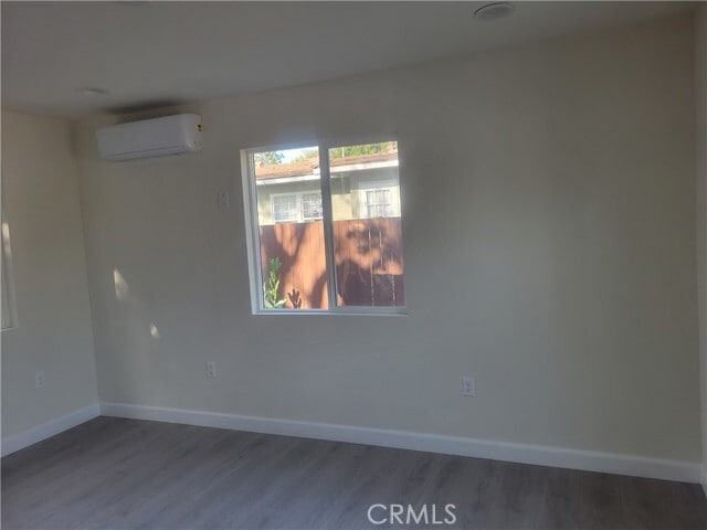 Building Photo - 545 S Grove Ave