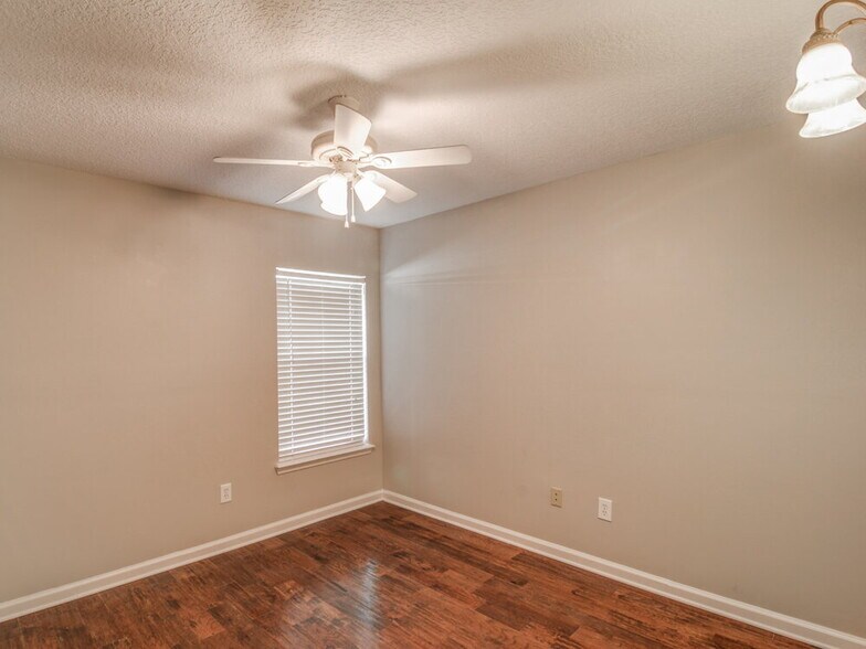 Building Photo - 412 Sparrow Branch Cir