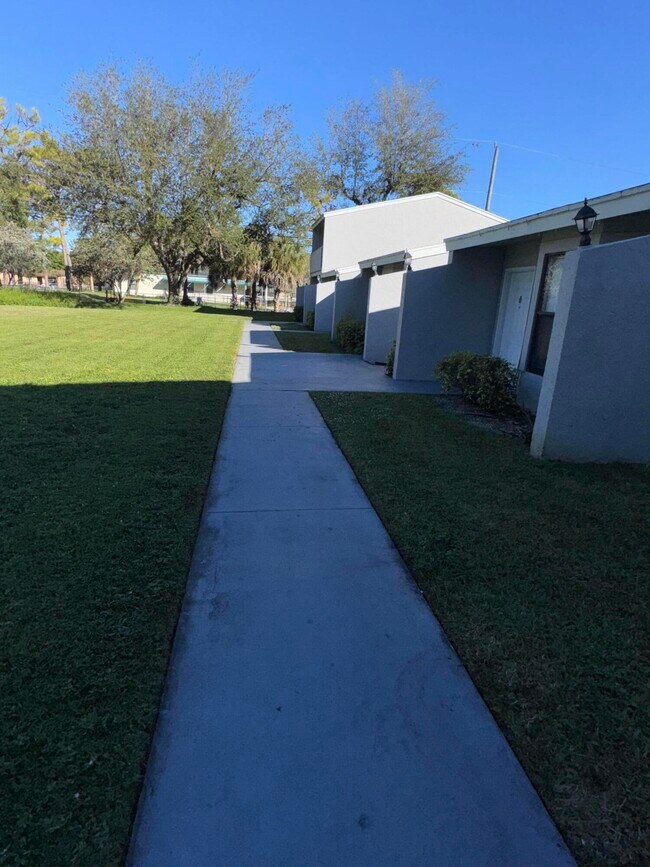 Building Photo - 4110 Maine St