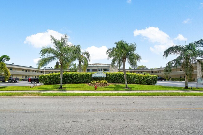 Building Photo - 126 Sparrow Dr