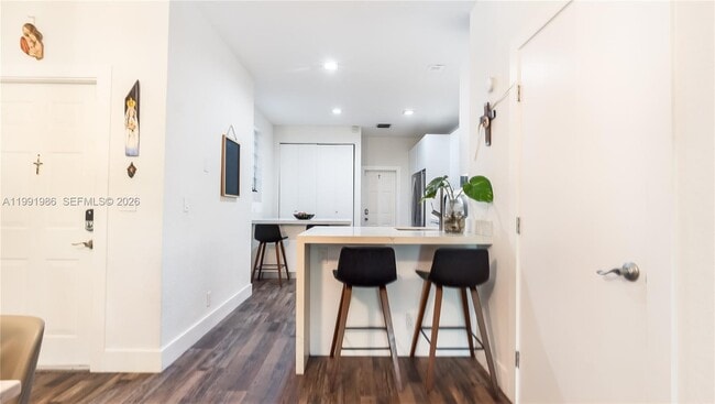 Building Photo - 3889 Tree Top Dr