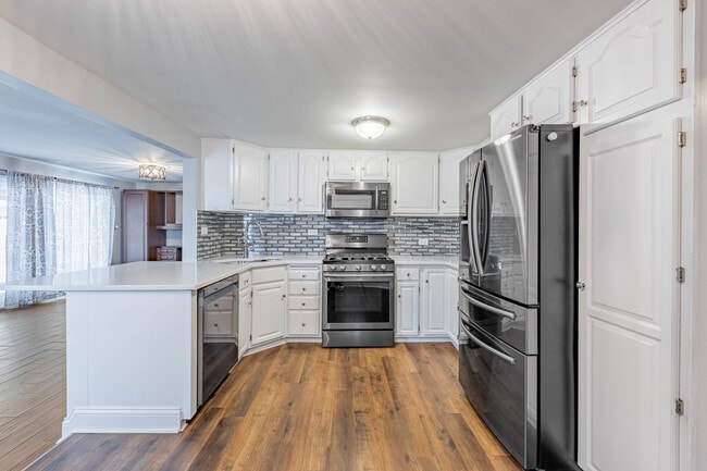 Building Photo - 8912 S Ryan Rd