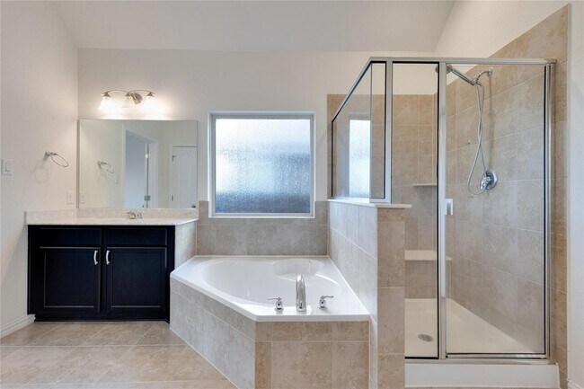 Building Photo - 6533 Leonardo Cove