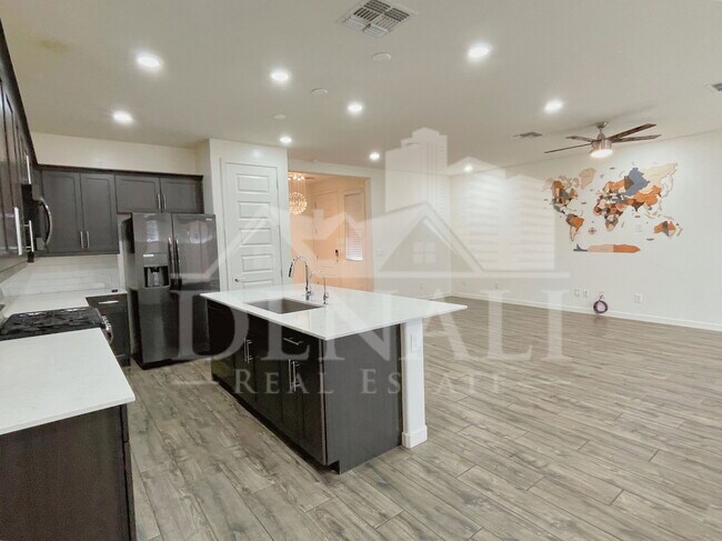 Building Photo - 17155 N 9th Pl