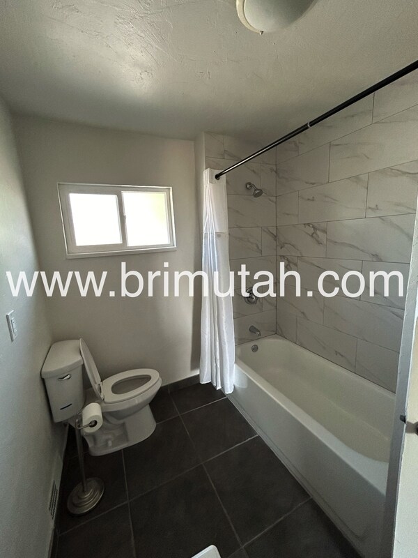 Building Photo - 254 E 700 S