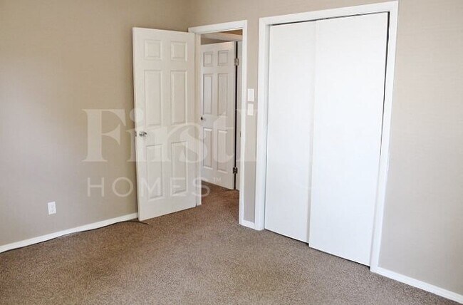 Building Photo - 4455 Stuart Dr
