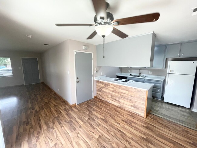 Building Photo - Adorable completely remodeled home near UC...