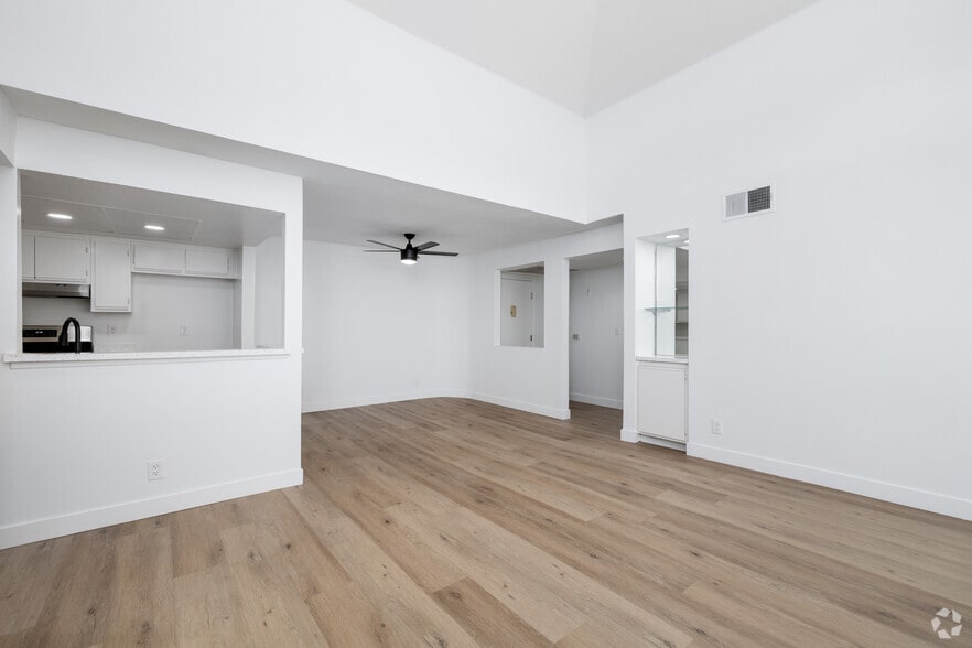 Primary Photo - Collis Apartments