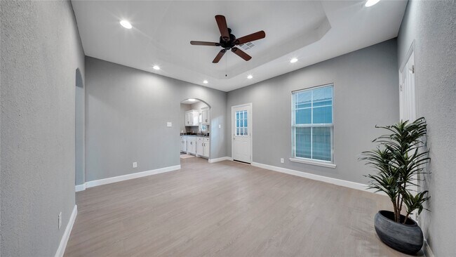Building Photo - 8214 Peekskill Ln