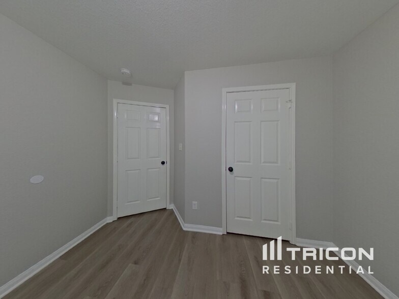 Building Photo - 10457 Royal Andrews Dr