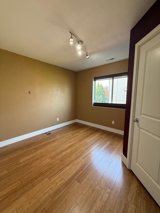 Building Photo - Stylish & Updated Home – 3BR/2.5BA, AC, Ne...