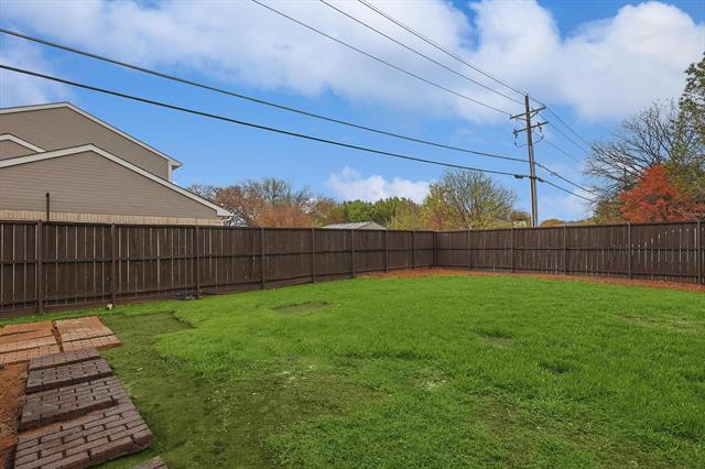 Building Photo - 402 Creekmeadow Ln