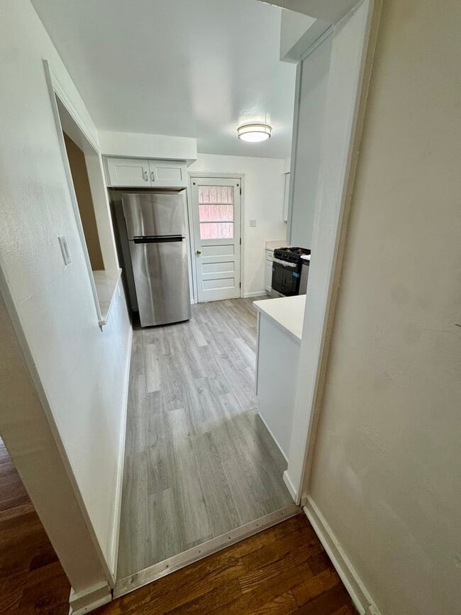 Building Photo - Charming 4 Bed 1.5 Bath house with BRAND NEW KITCHEN!!!