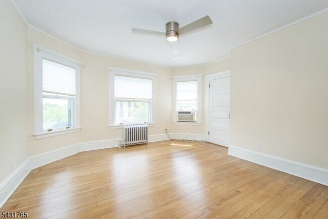 Building Photo - 294 Claremont Ave