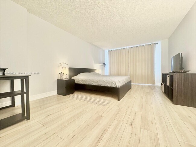 Building Photo - 3800 S Ocean Dr