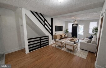 Building Photo - 1327 S Newkirk St