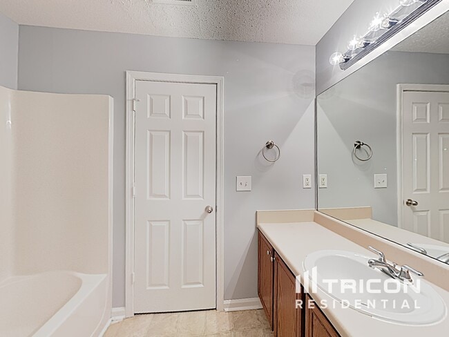 Building Photo - 7089 Merrywood Dr