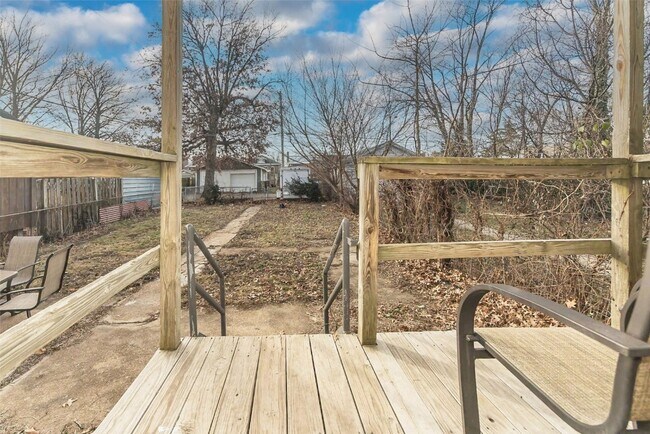 Building Photo - 4992 Botanical Ave