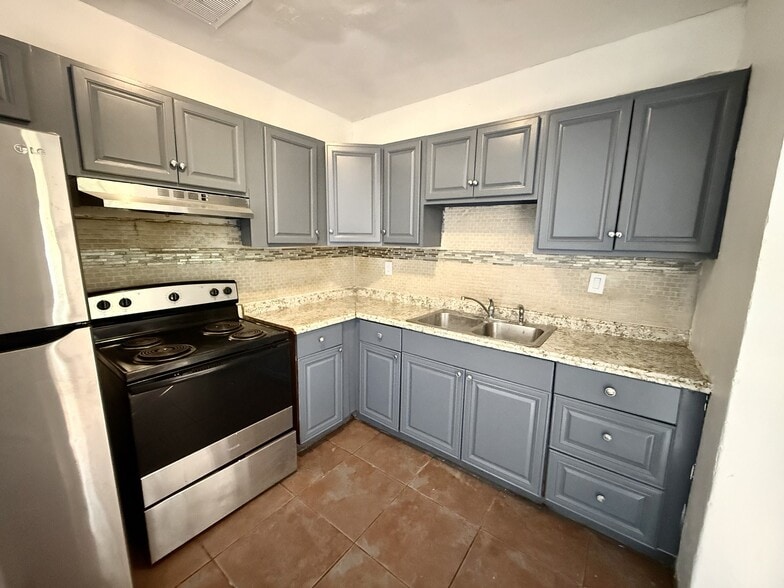 Building Photo - 2960 NW 187th St