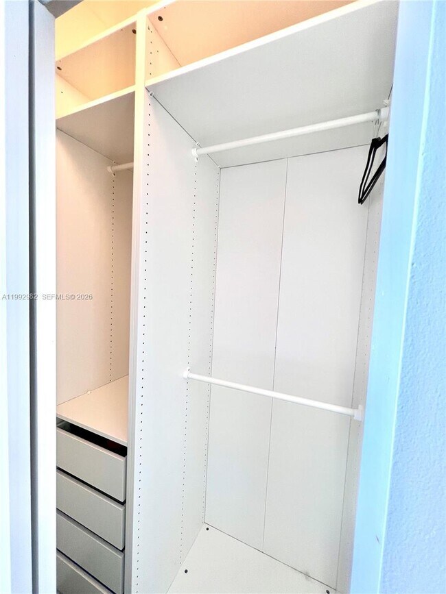 Building Photo - 450 NE 2nd Ave