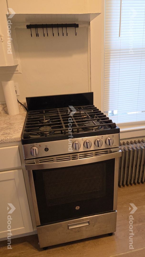 Building Photo - 46 E Main St