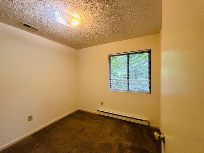 Building Photo - 1813 Gardenspring Dr
