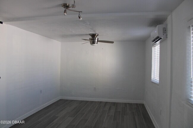 Building Photo - 147 Lindley Rd